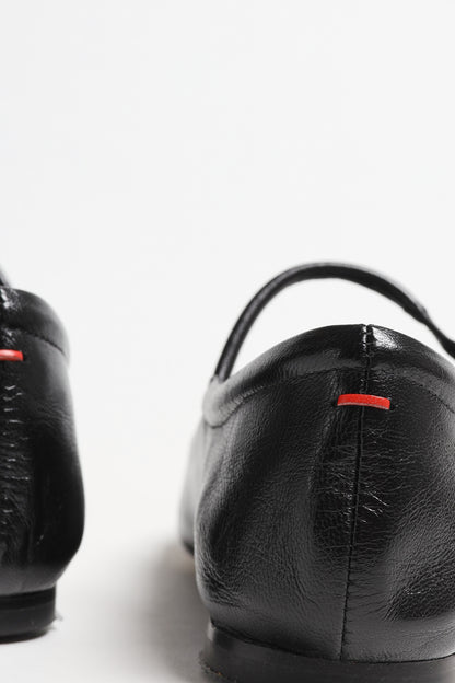 Ballerinas Uma in Schwarz aeyde