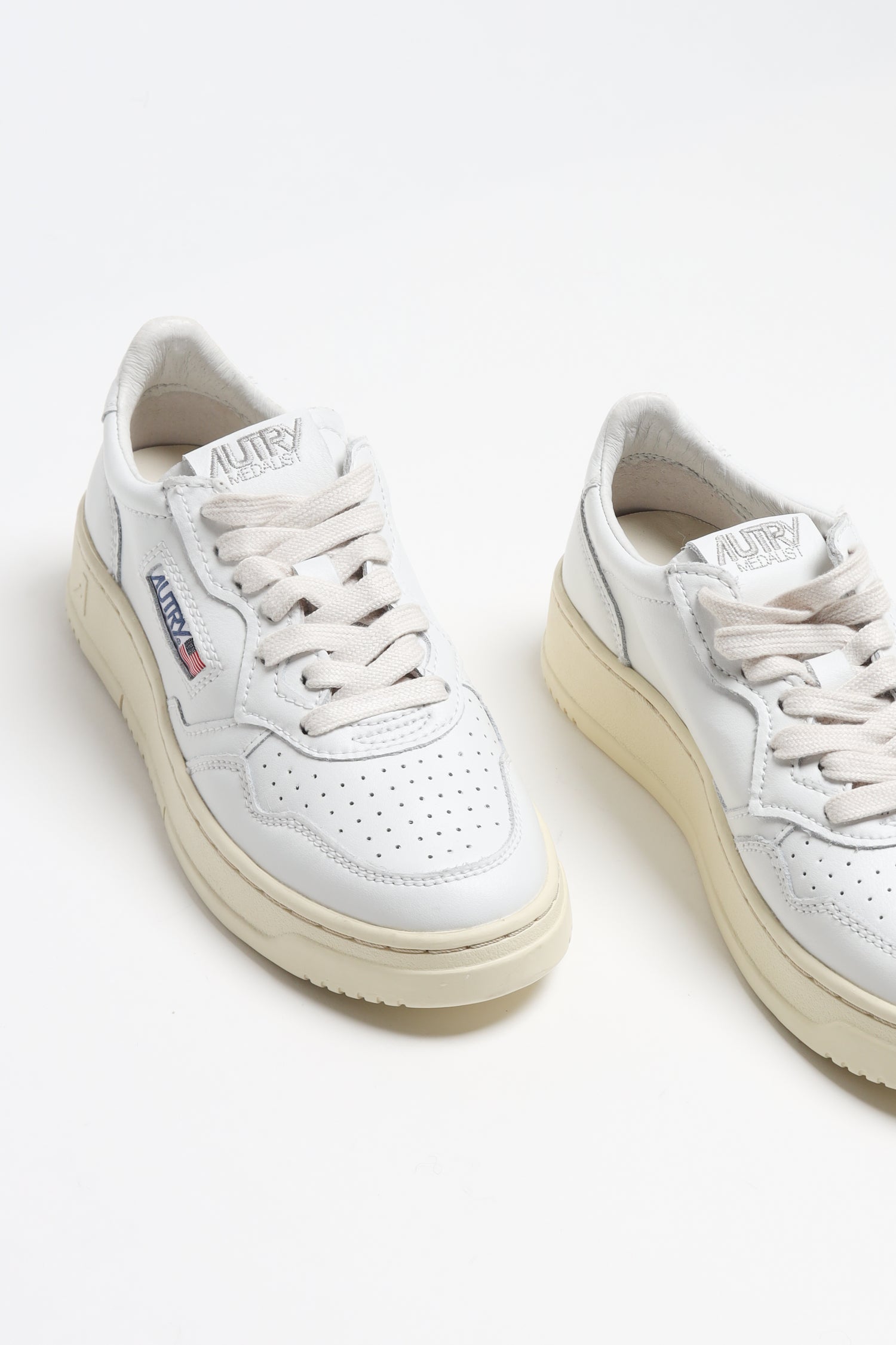 Sneaker Medalist Low in Weiß Autry