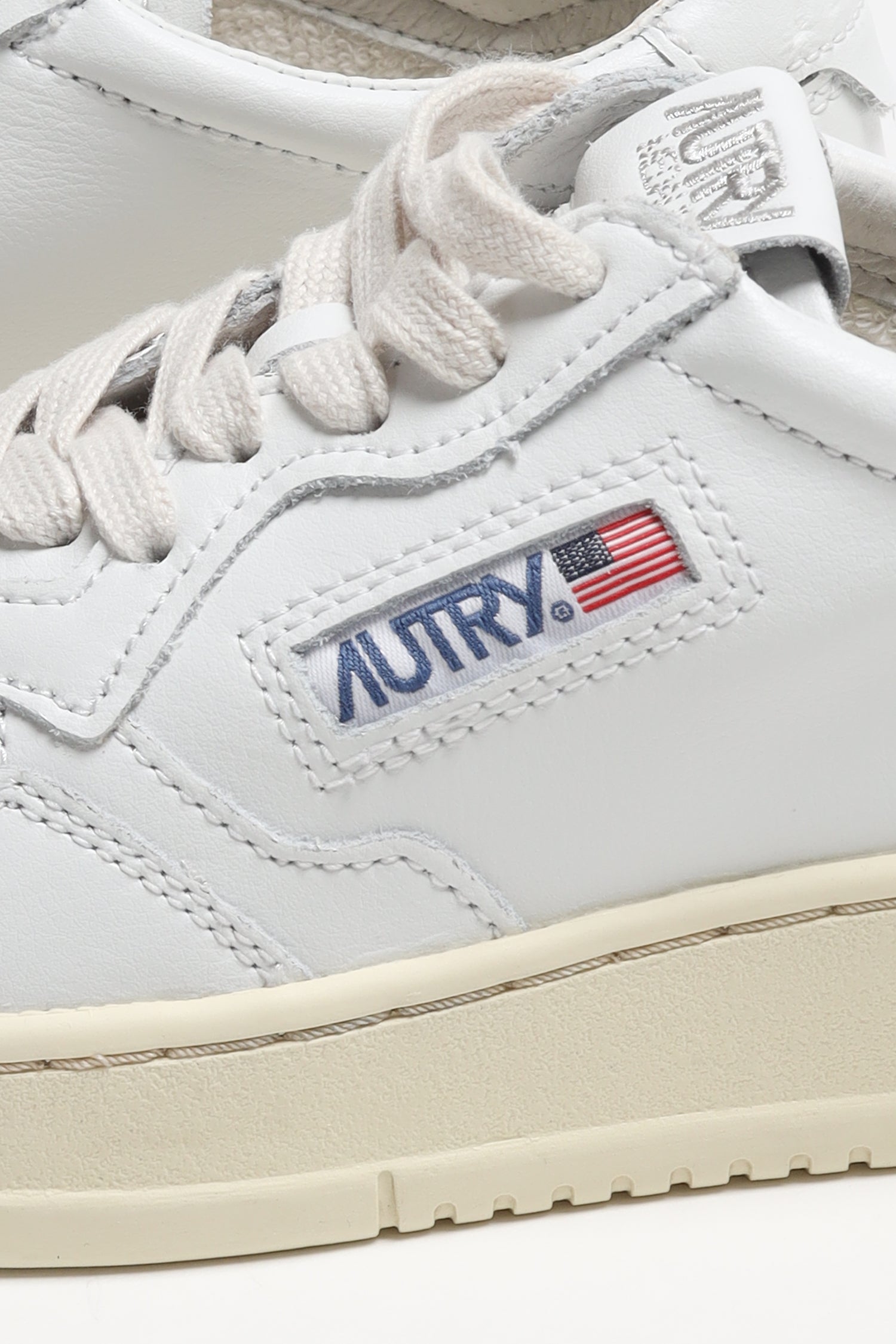 Sneaker Medalist Low in Weiß Autry