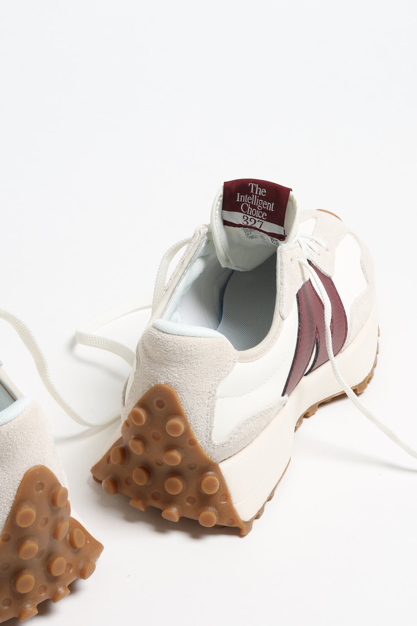 Sneaker 327 in Moonbeam/Classic Burgundy New Balance