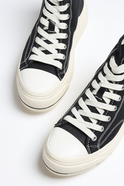 High Top Sneaker in Schwarz R13