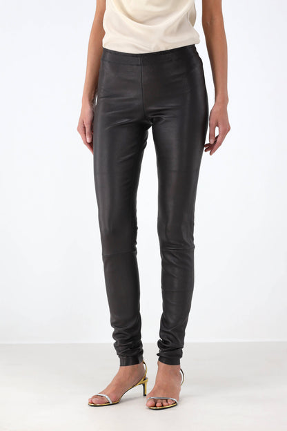 Lederhose Carolyn in Noir Stouls